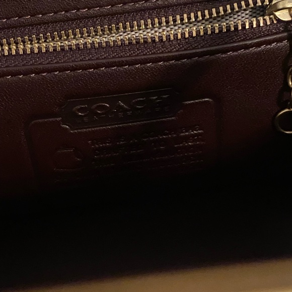 Coach  kisslock bag 16 burgundy/wine Leather Clutch with Gold Accents - Picture 3 of 14